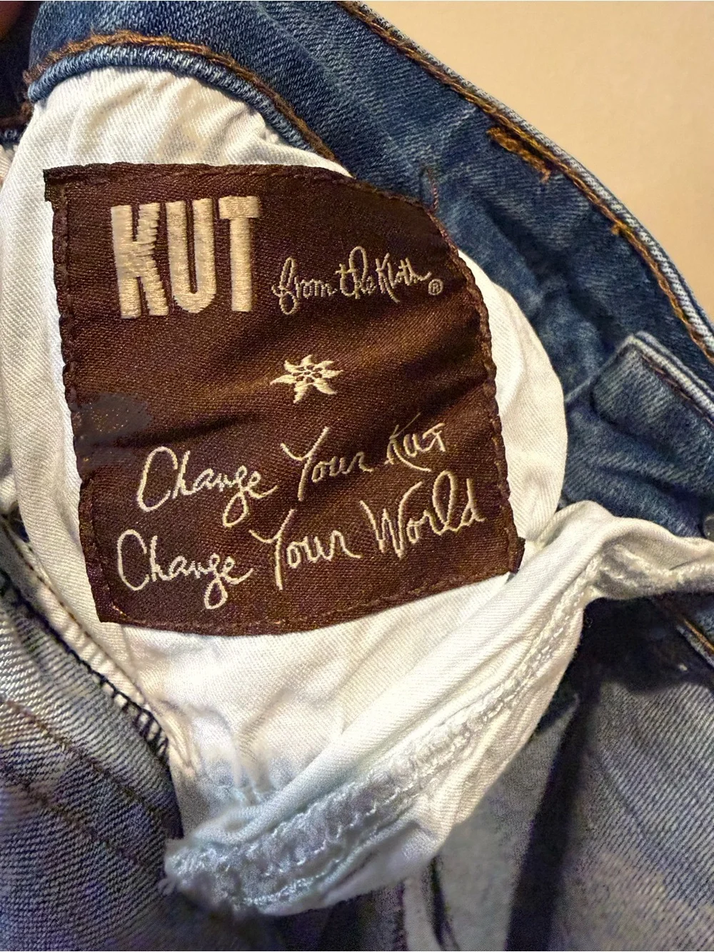 Kut From the Kloth Jean Connie Ankle Skinny embroidered flowers size 8